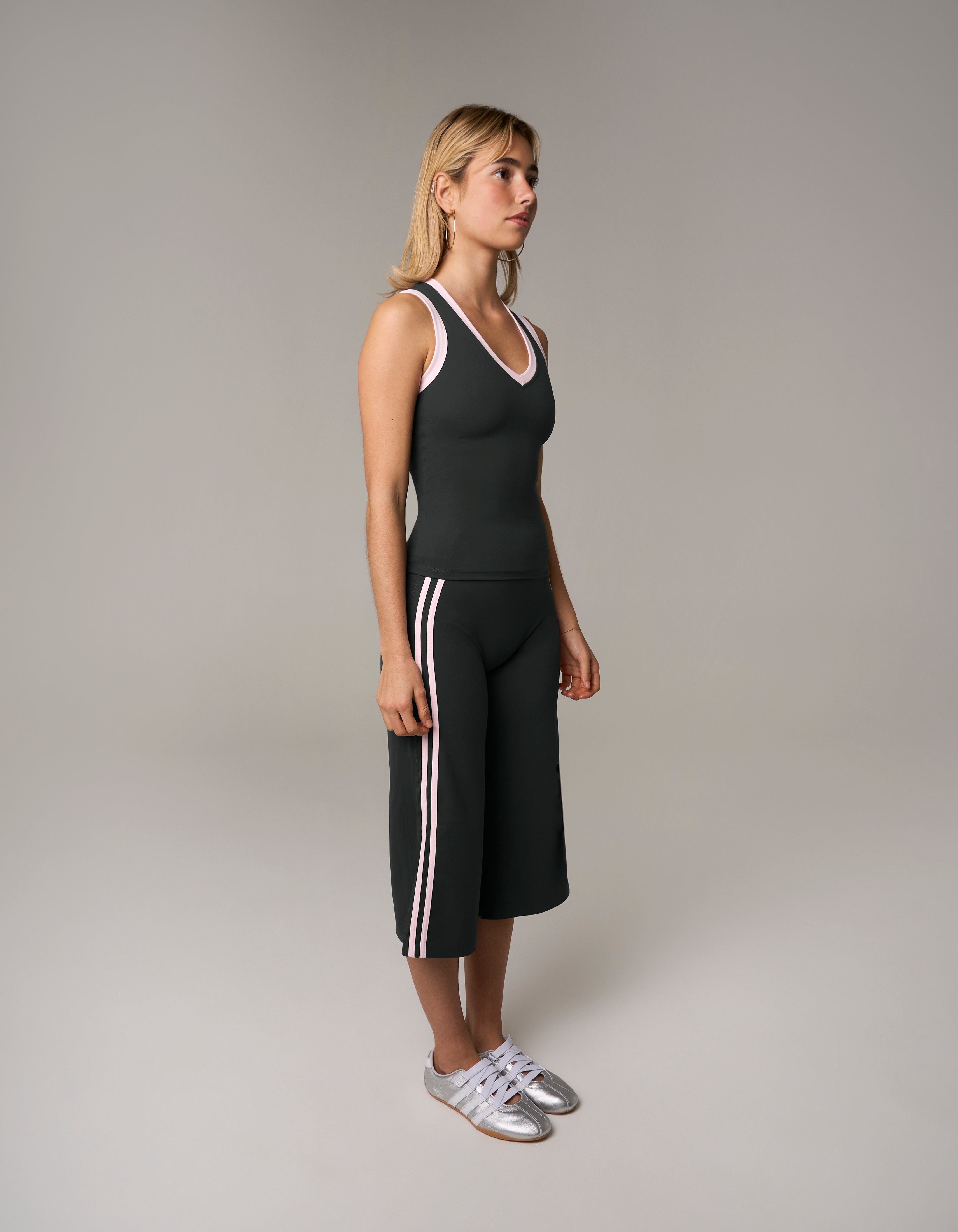 Cue V Neck Tank NANDEX™ - Shadow